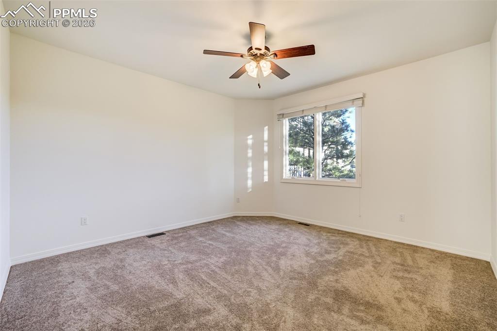 Image 20 of 50: Closet