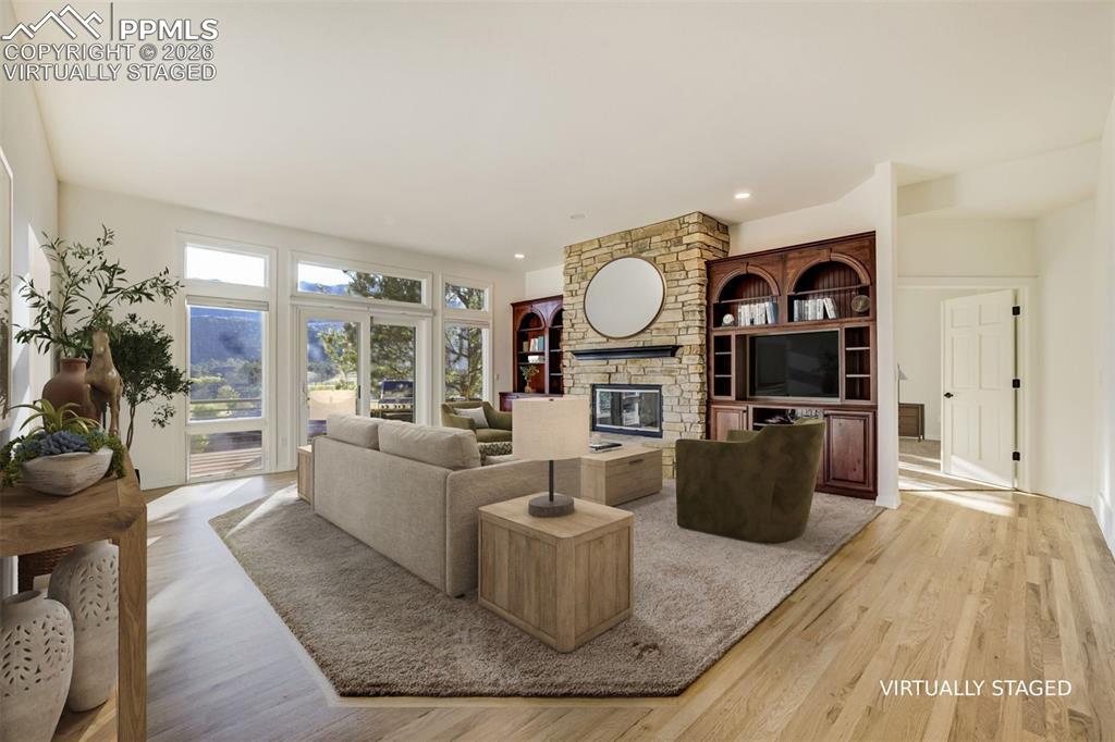 Image 4 of 50: Entry