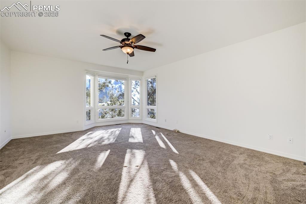 Image 46 of 50: Living Room