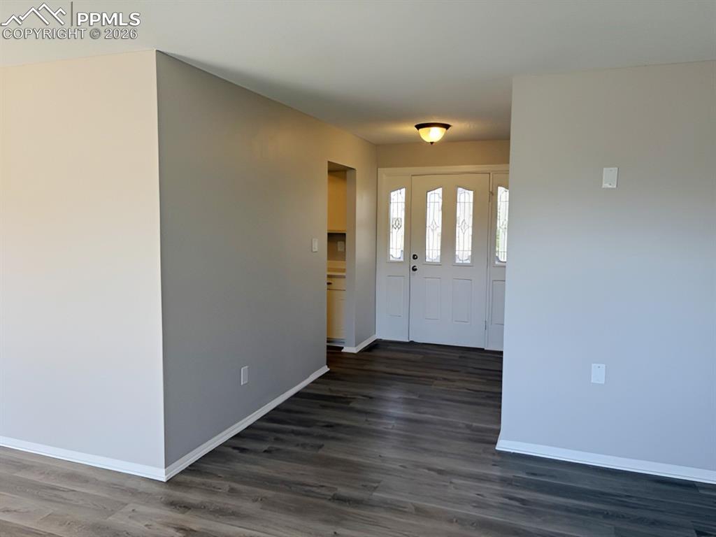 Image 10 of 31: Entry