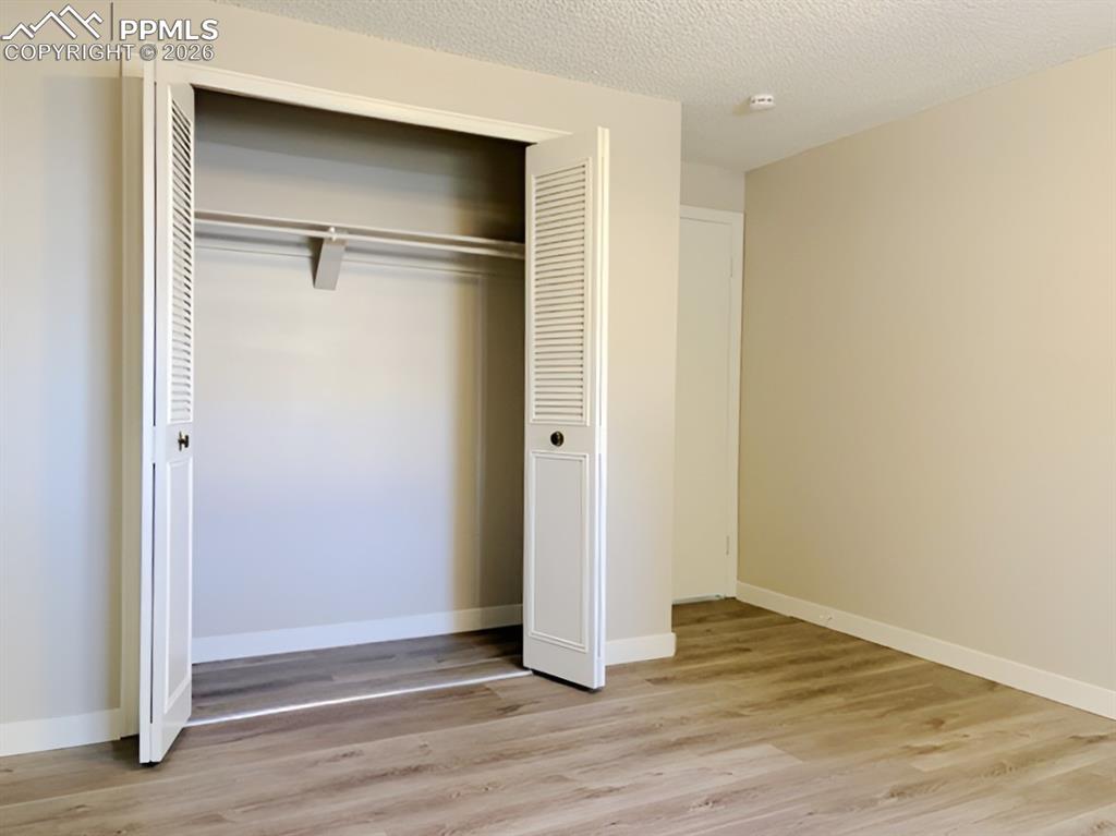 Image 17 of 31: Closet