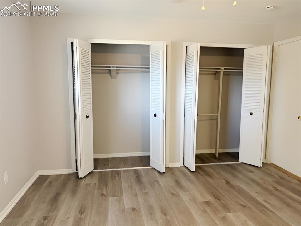 Image 26 of 31: Bedroom