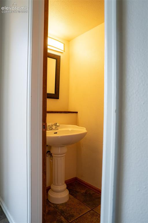 Image 13 of 38: Bathroom