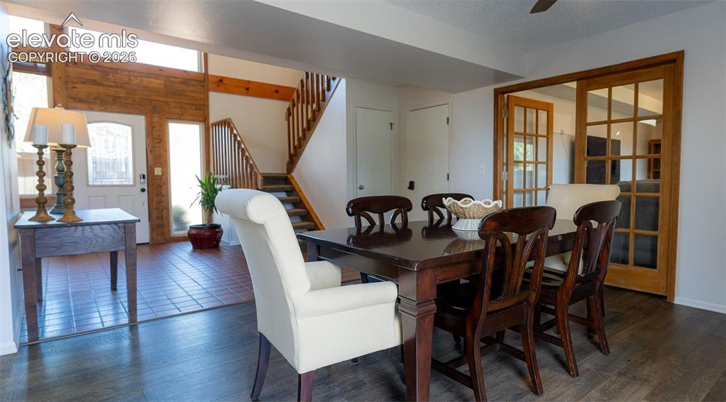 Image 3 of 38: Dining Area
