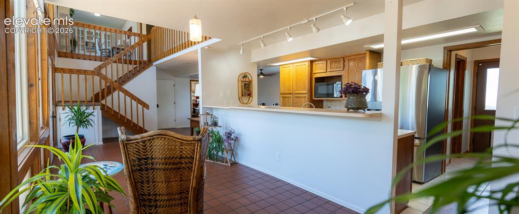 Image 5 of 38: Kitchen