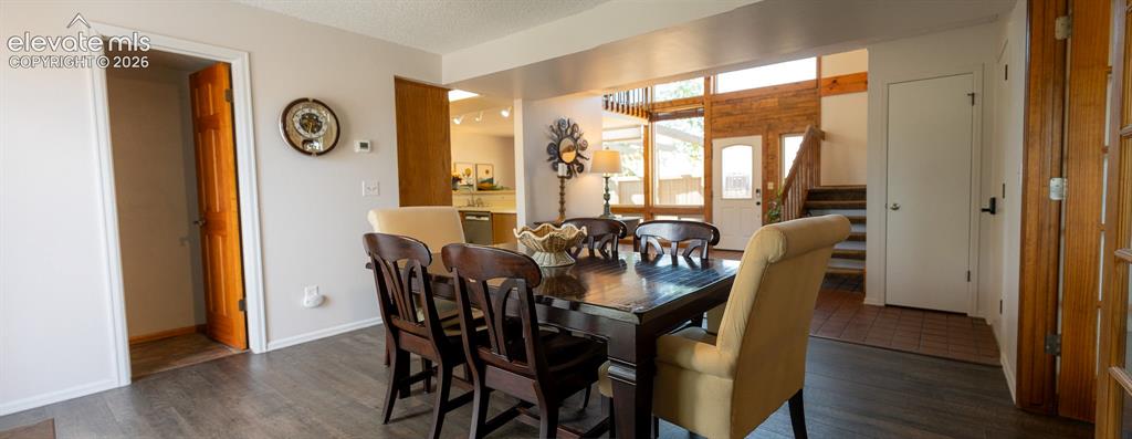 Image 6 of 38: Dining Area
