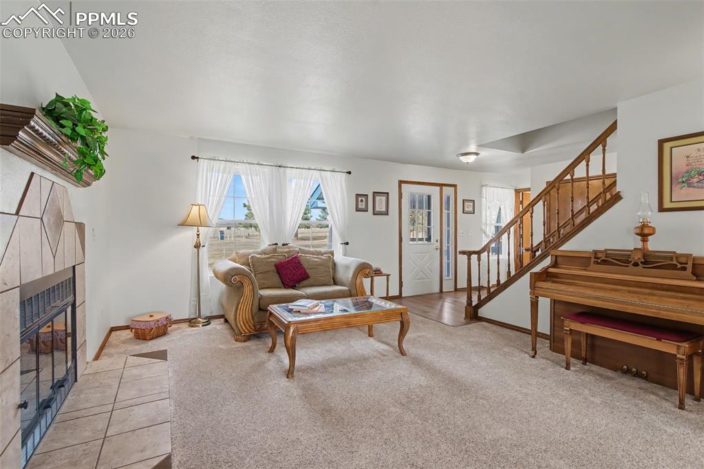 Image 10 of 50: Living Room