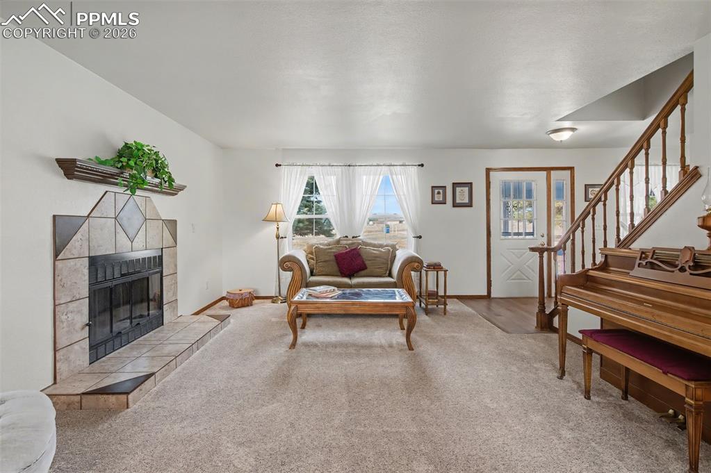 Image 11 of 50: Living Room