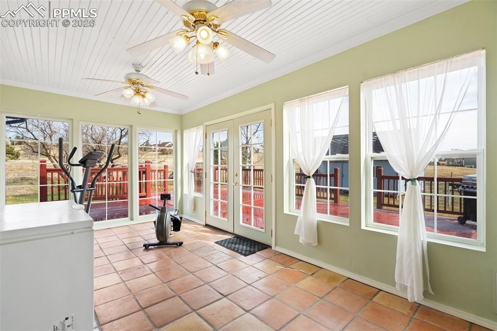 Image 22 of 50: Sun Room