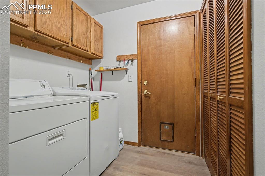 Image 24 of 50: Laundry