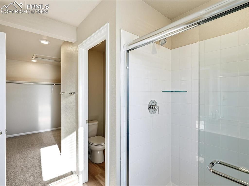 Image 20 of 29: Bathroom