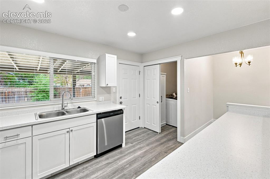 Image 17 of 35: Kitchen