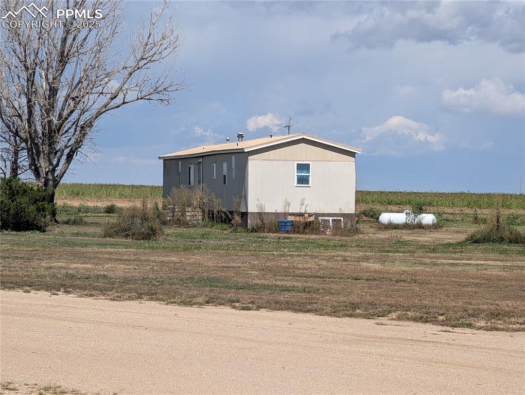 Image 27 of 29: Side of Structure