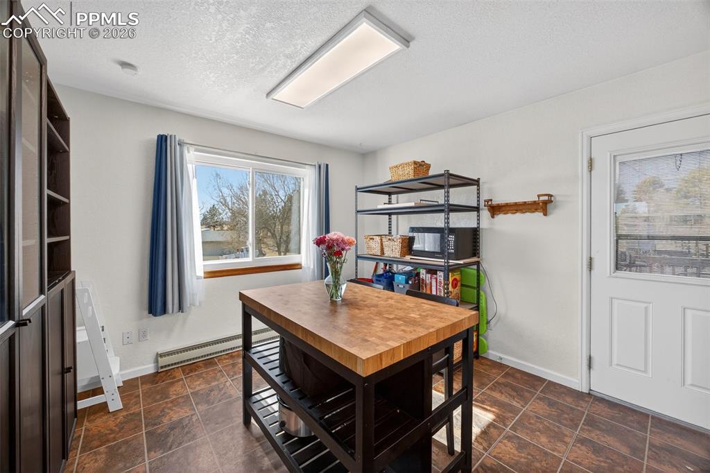 Image 11 of 34: Eat-in Kitchen area