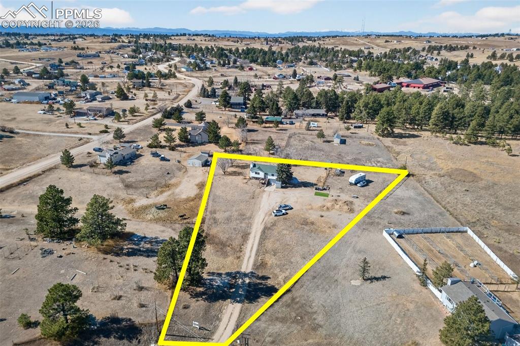 Image 26 of 34: Property Lines are approximate and not a survey