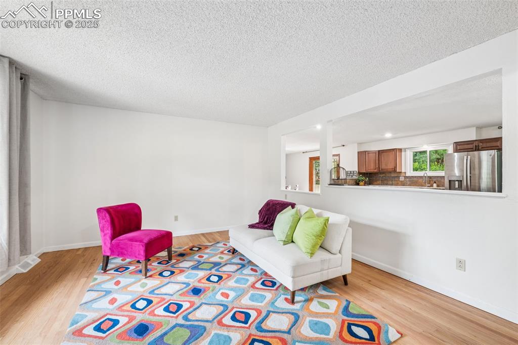Image 14 of 42: Sitting Room