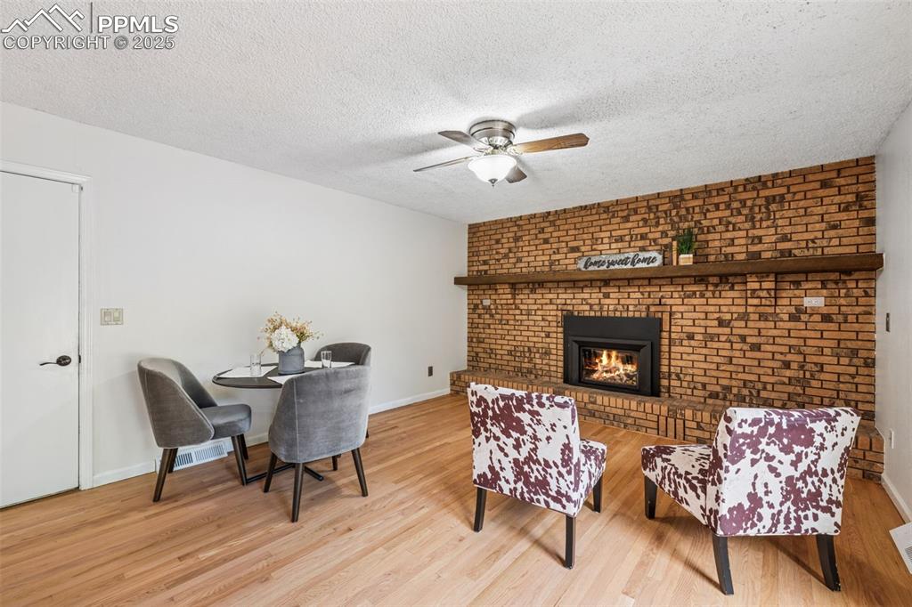Image 16 of 42: Sitting Room