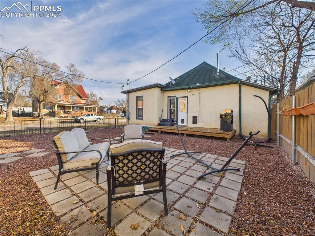 Image 26 of 31: Back of Structure