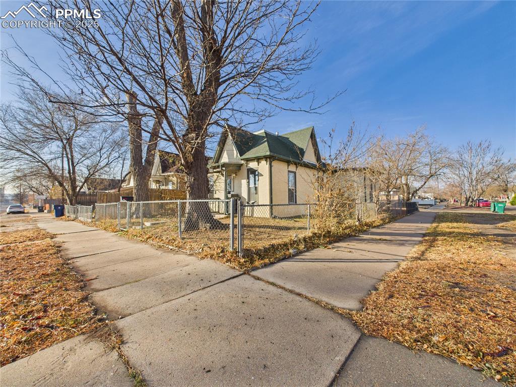 Image 30 of 31: Side of Structure