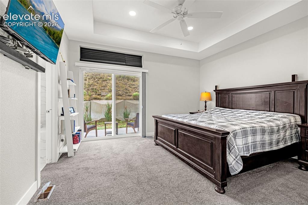 Image 8 of 33: Bedroom