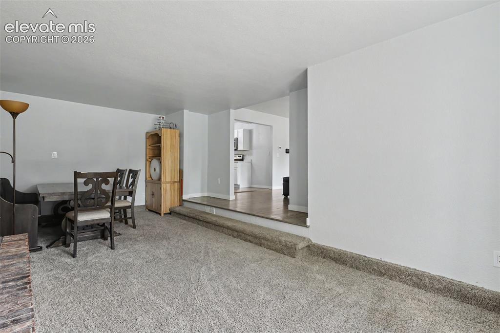 Image 13 of 35: Dining Area