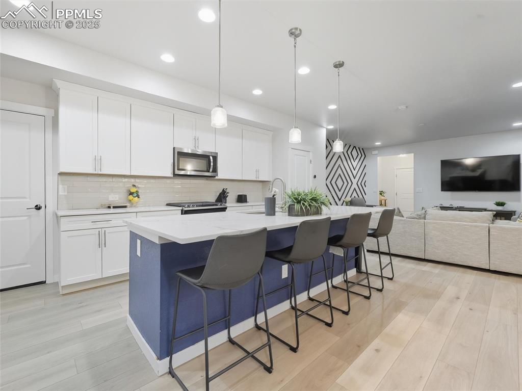 Image 11 of 32: Kitchen