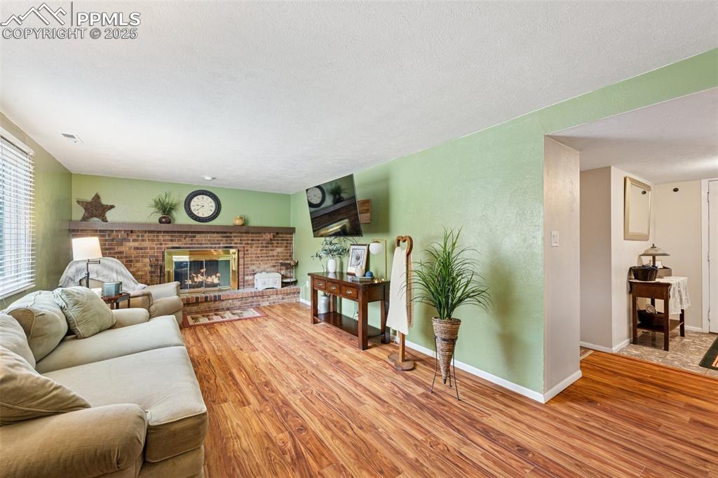 Image 2 of 30: Living Room