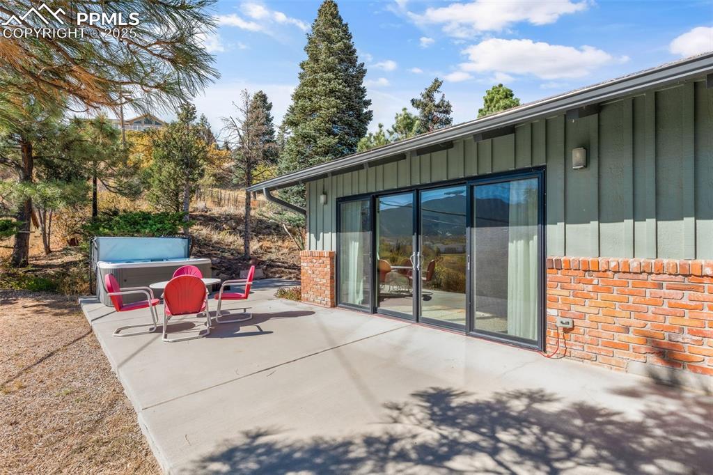 Image 37 of 50: Patio