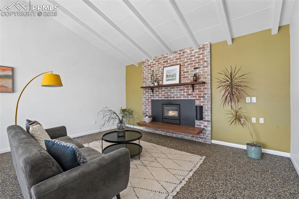 Image 9 of 50: Living Room