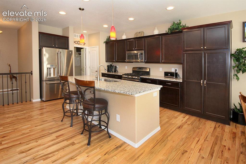Image 5 of 34: Kitchen