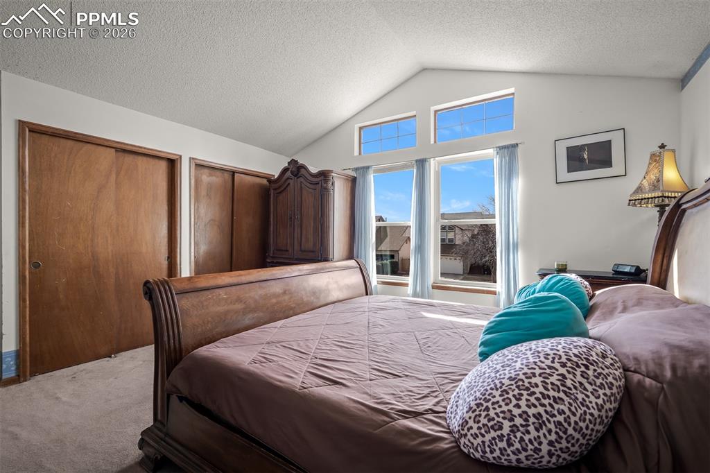 Image 28 of 50: Bedroom