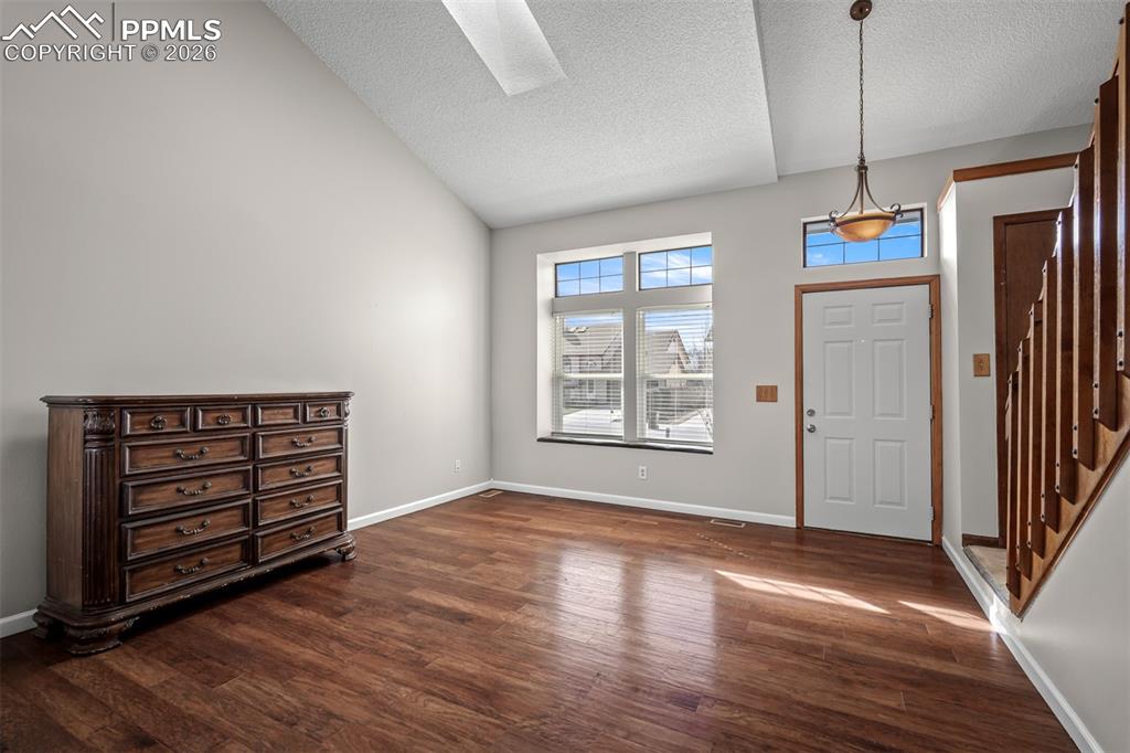 Image 8 of 50: Entry