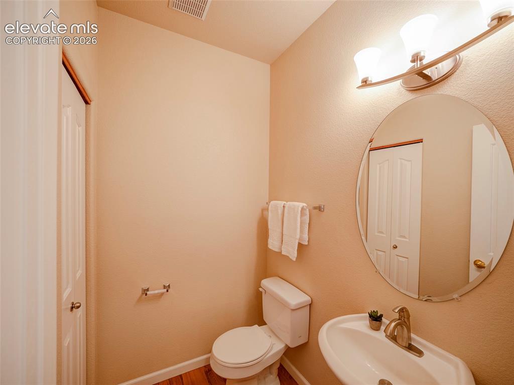 Image 13 of 37: Bathroom