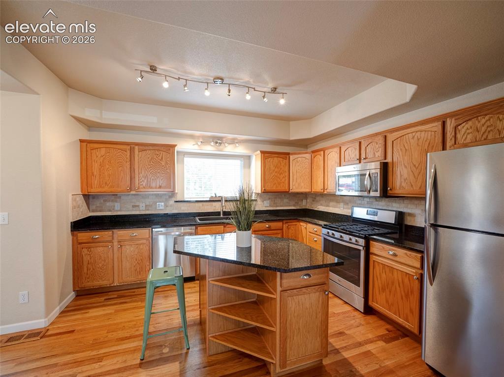Image 3 of 37: Kitchen