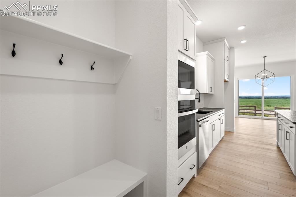 Image 19 of 45: Mud Room