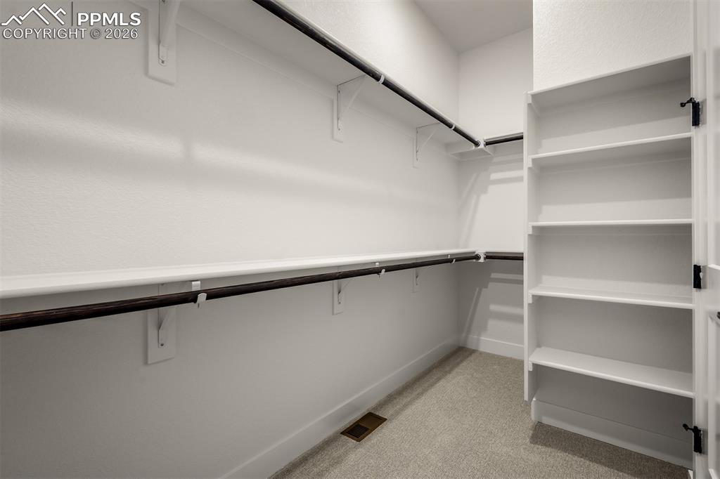 Image 26 of 45: Closet