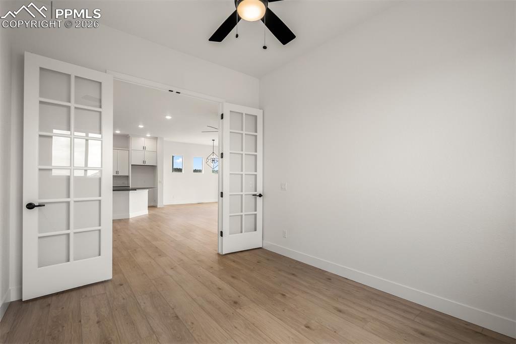 Image 3 of 45: Office