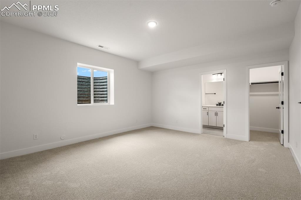 Image 37 of 45: Bedroom