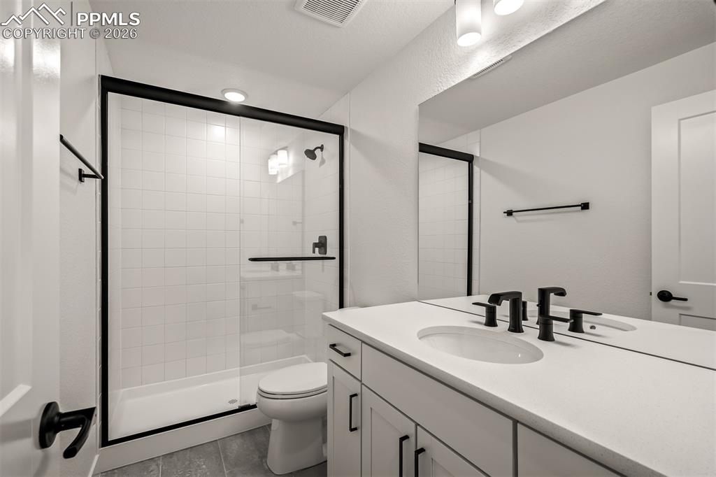 Image 41 of 45: Bathroom