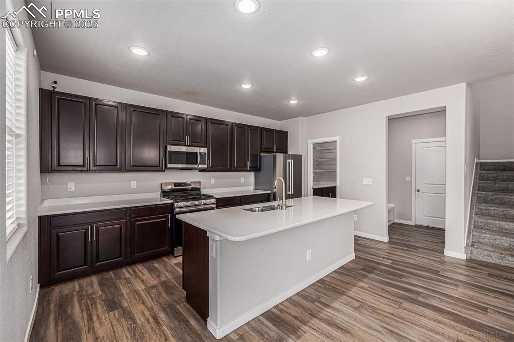 Image 11 of 50: Kitchen