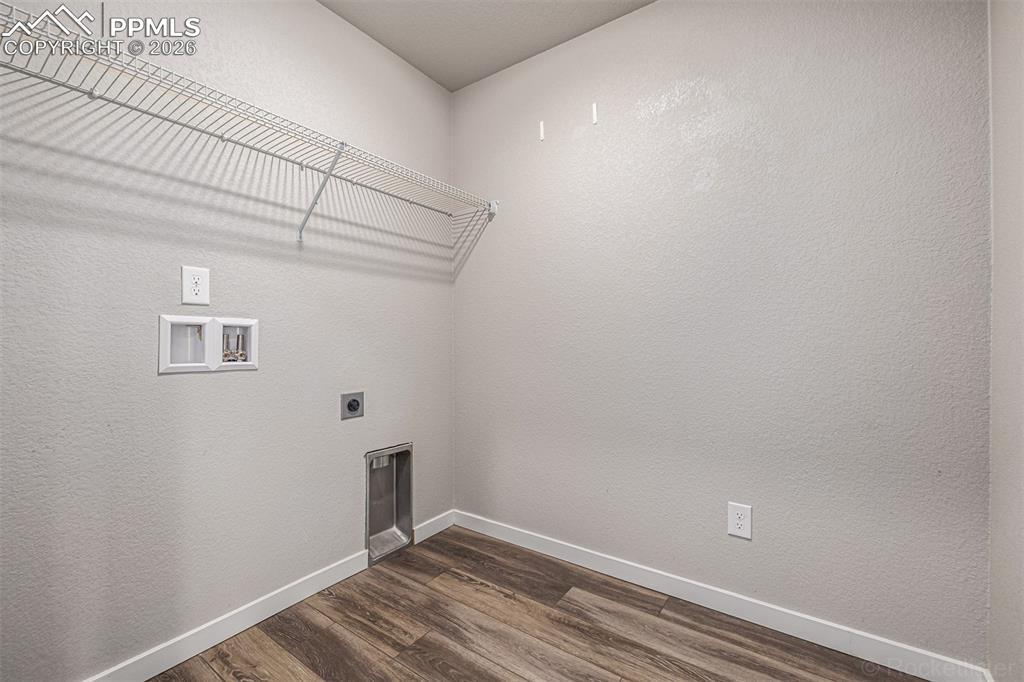 Image 43 of 50: Laundry