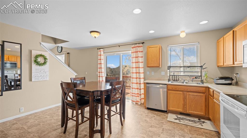 Image 12 of 48: Kitchen