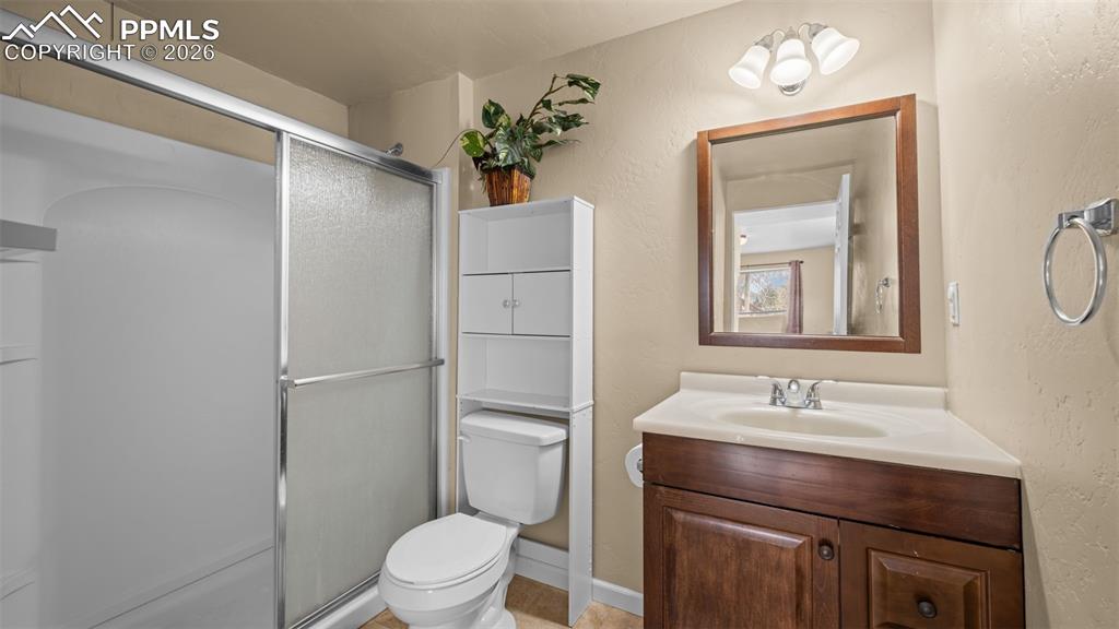 Image 26 of 48: Bathroom