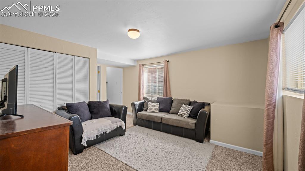 Image 29 of 48: Family Room