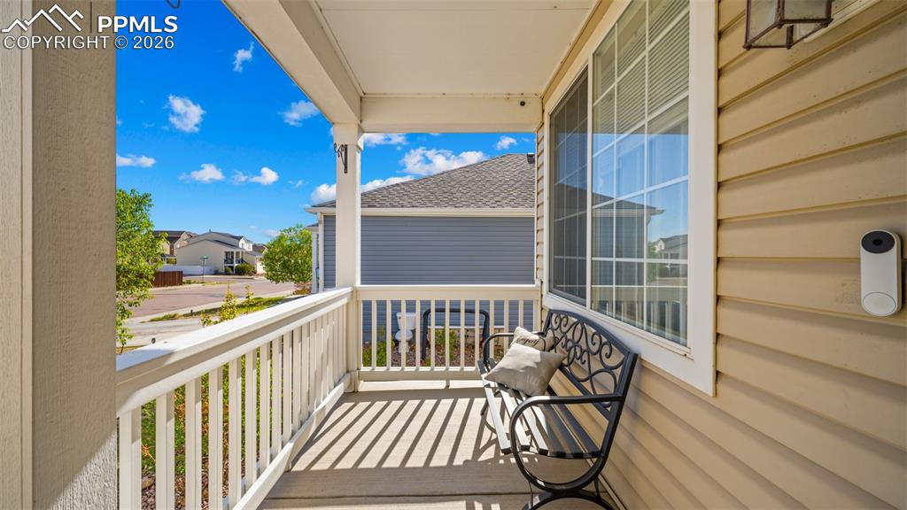 Image 5 of 48: Entrance Foyer