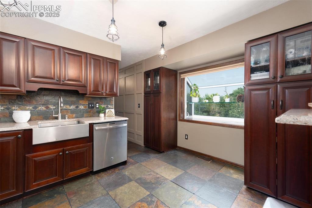 Image 12 of 43: Kitchen