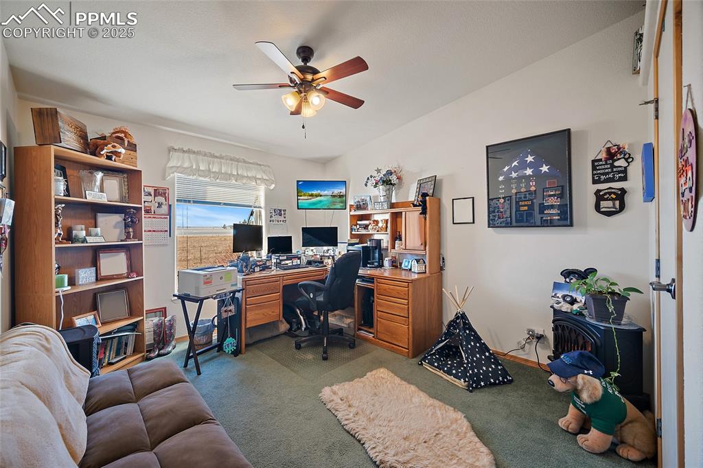 Image 15 of 33: Office/Bedroom