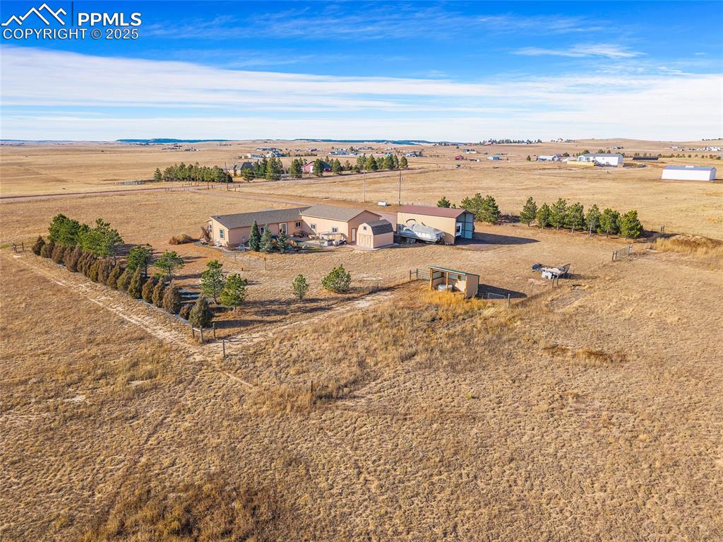 Image 31 of 33: Views looking Northwest