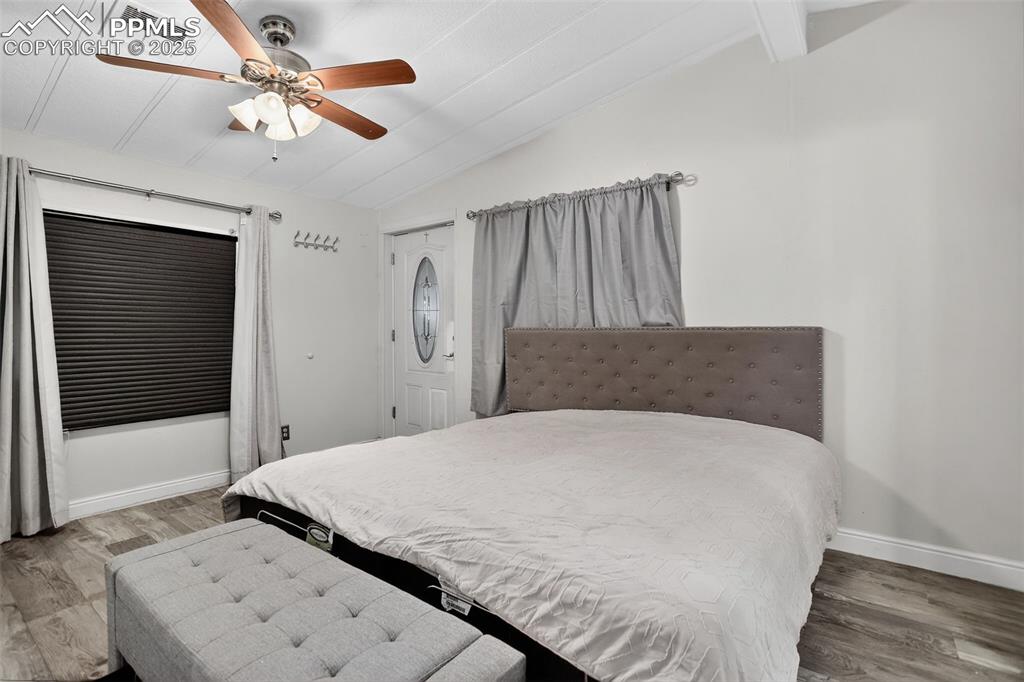 Image 19 of 37: Bedroom