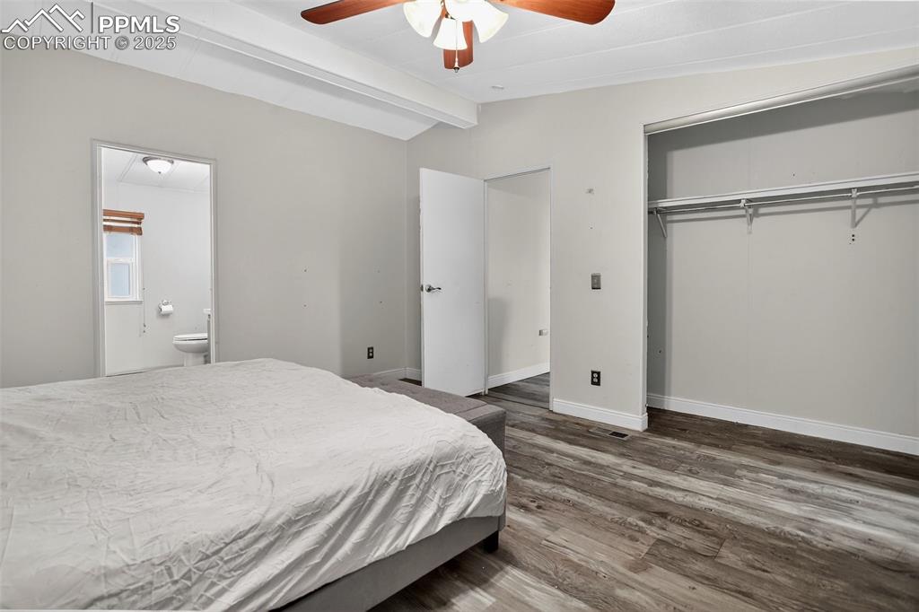 Image 20 of 37: Bedroom